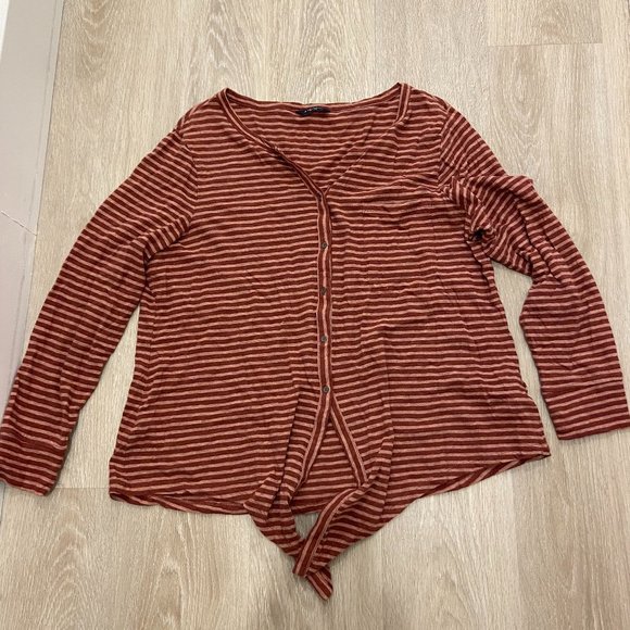Striped Long-Sleeve Top with front tie - Picture 2 of 4